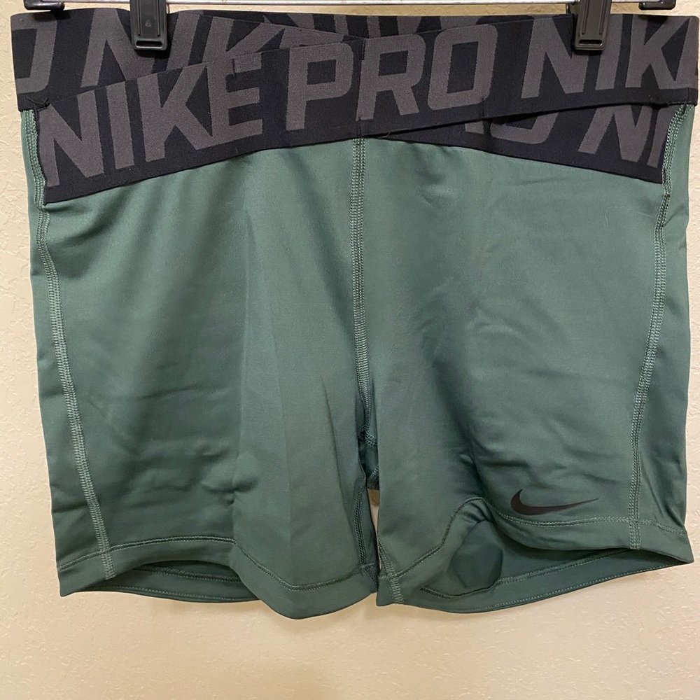 Woman’s Nike Pro DRI-FIT Shorts
